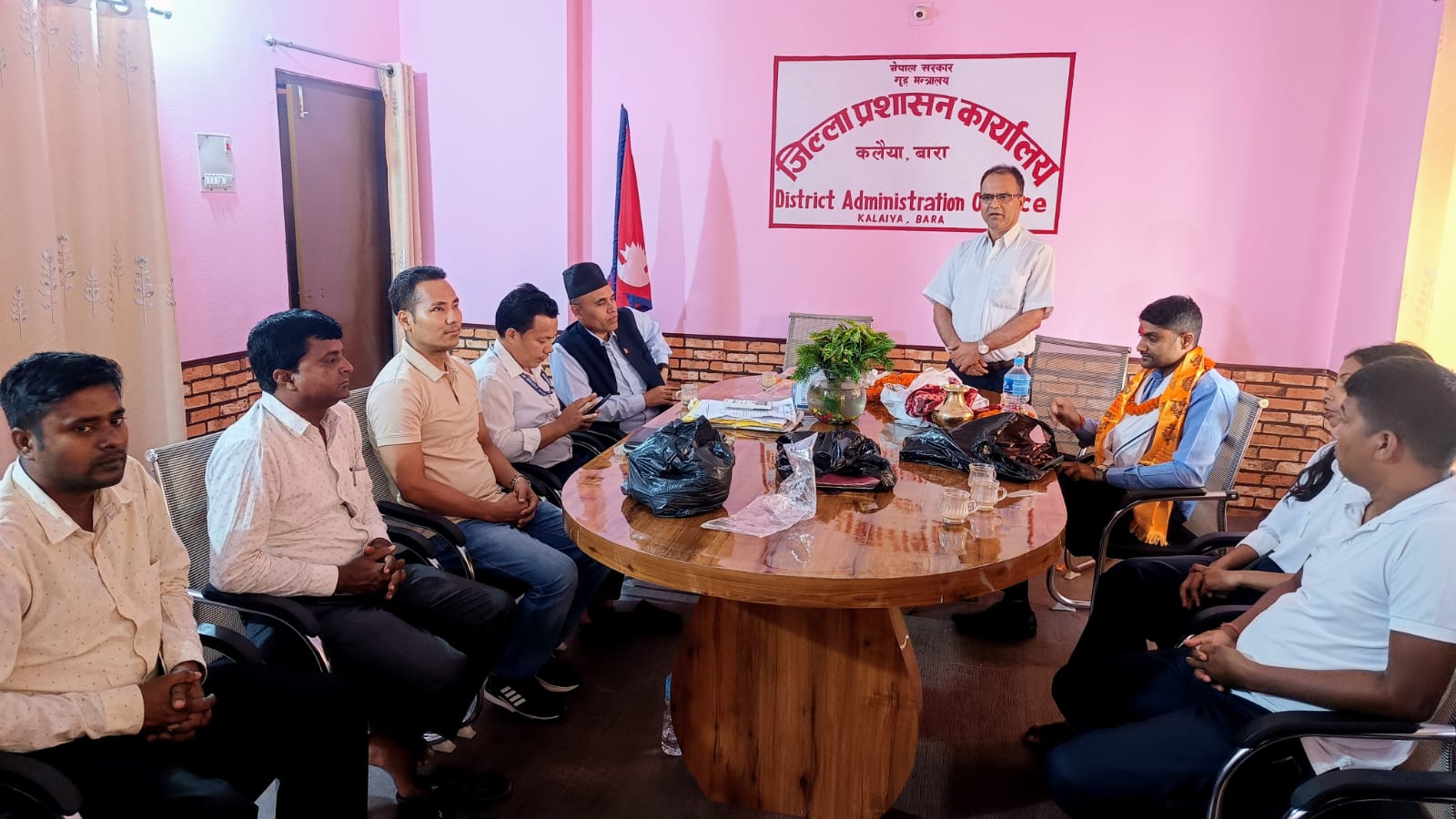 यस जिल्ला समन्वय समिति कलैया बारामा कार्यरत जिल्ला समन्वय अधिकारी (उपसचिव) श्री राजु प्रसाद साहको बिदाई कार्यक्रम